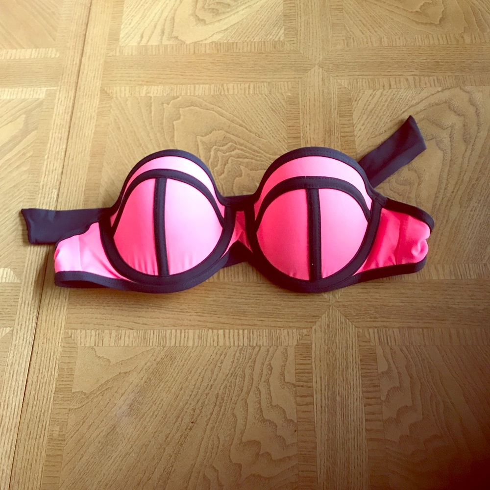 Woman's XS bathing suit top