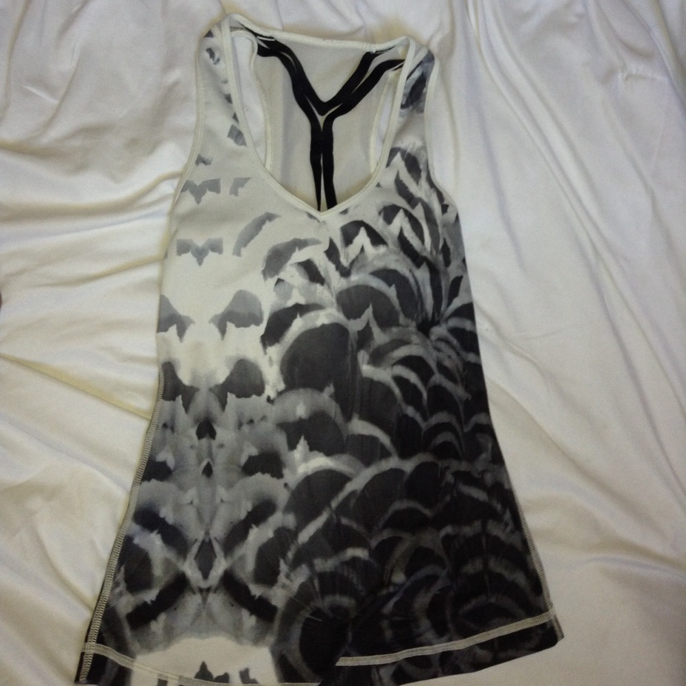 Lulu lemon top
