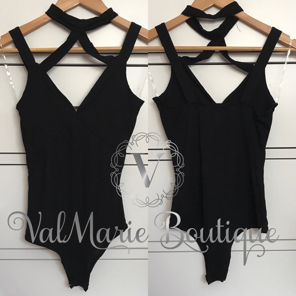 📍SALE📍Black choker criss cross bodysuit - Picture 2 of 3