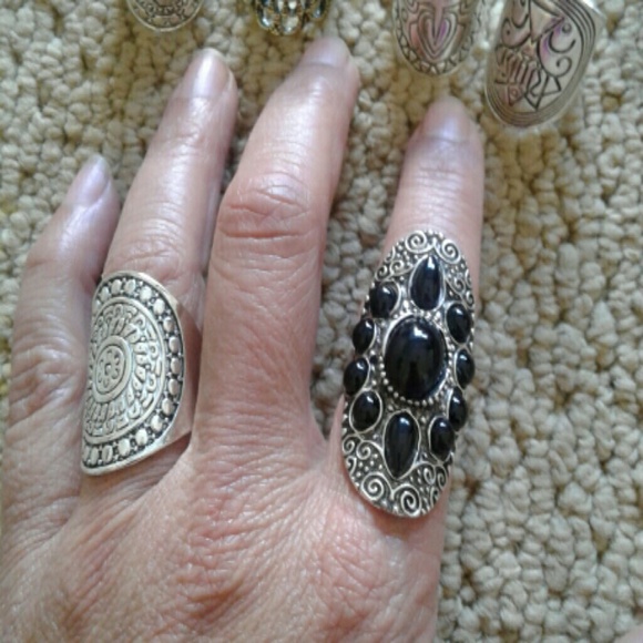Black and Silver gypsy knuckle ring - Picture 4 of 8