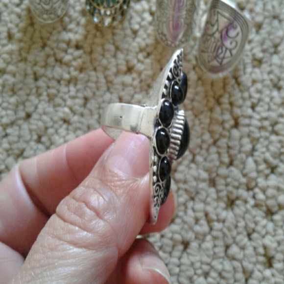 Black and Silver gypsy knuckle ring - Picture 6 of 8