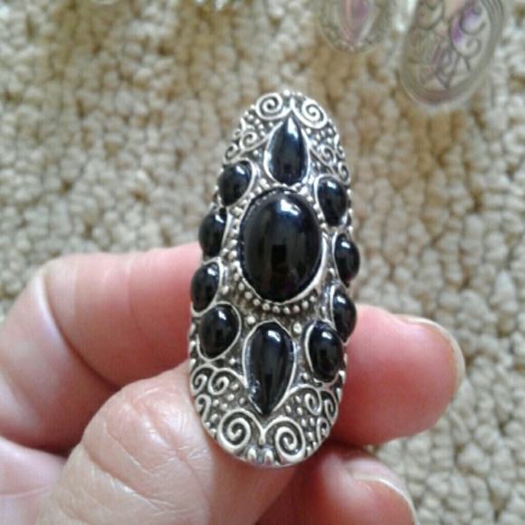 Black and Silver gypsy knuckle ring - Picture 7 of 8