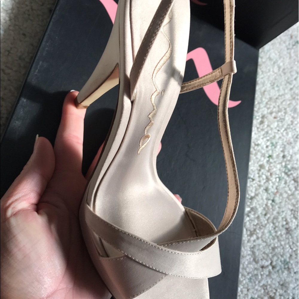 Satin size 7 NINA high heels