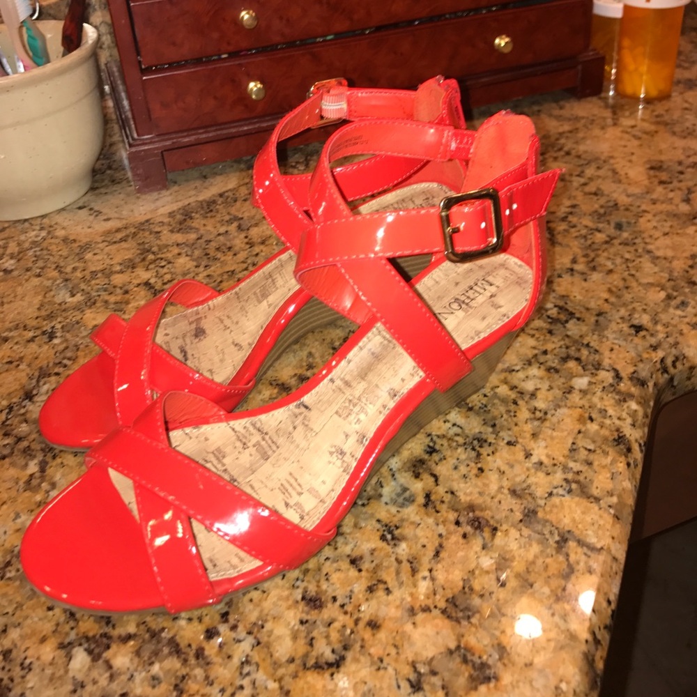 Red wedges!