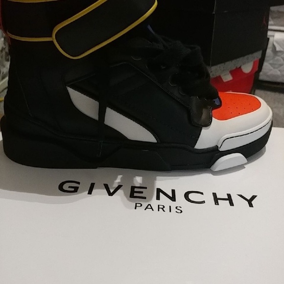Shoes - Picture 1 of 1