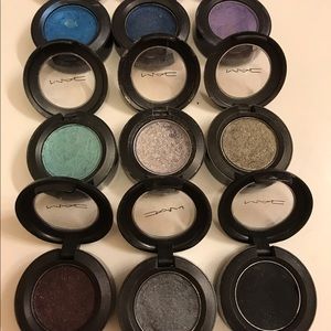 Mac eyeshadow bundle (9)