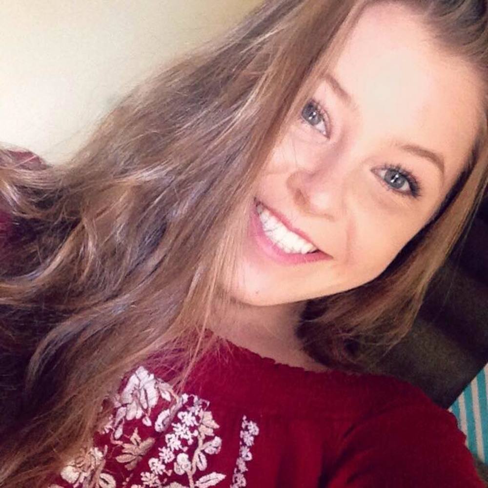 Meet your Posher, Kayla