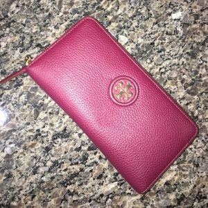 Tory Burch zip around wallet