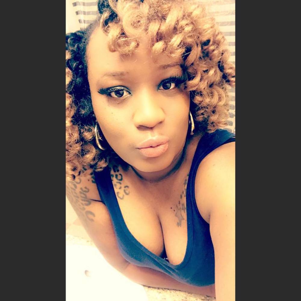 Meet your Posher, Latosha