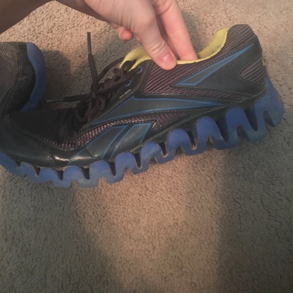 Reboot zigtech size 8 athletic shoes - Picture 3 of 3