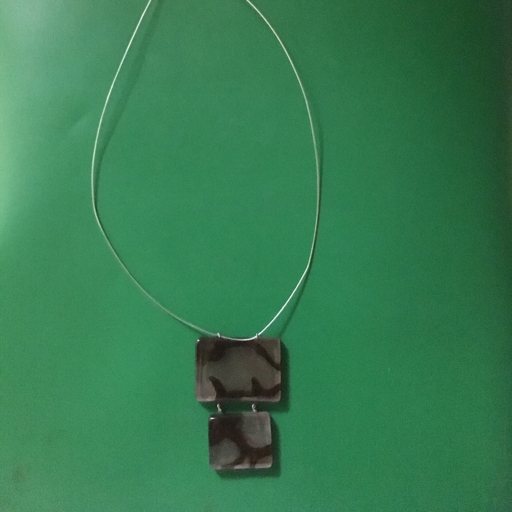 Short necklace