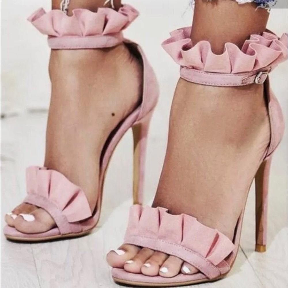 Blush pink faux suede ruffled 4in. heels Size 7