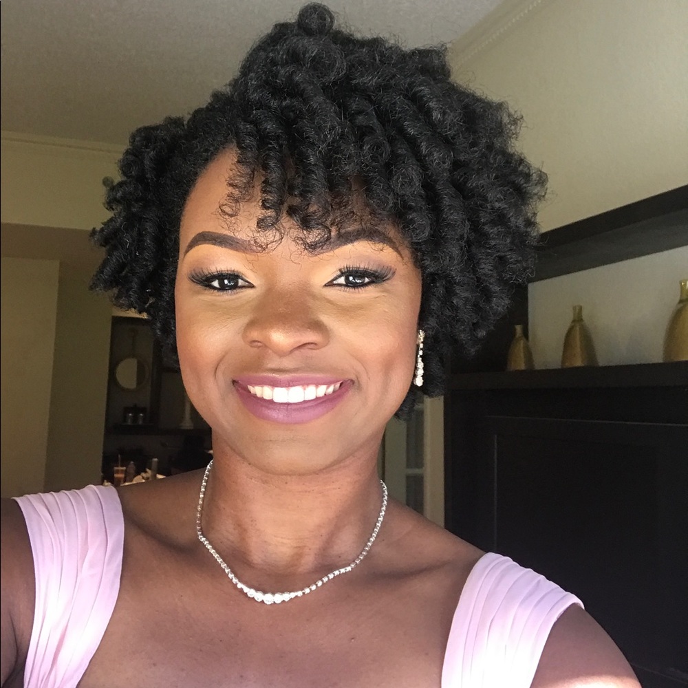 Meet your Posher, Ashley