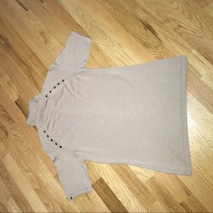 Nwot gorgeous gold buttoned short sleeve top