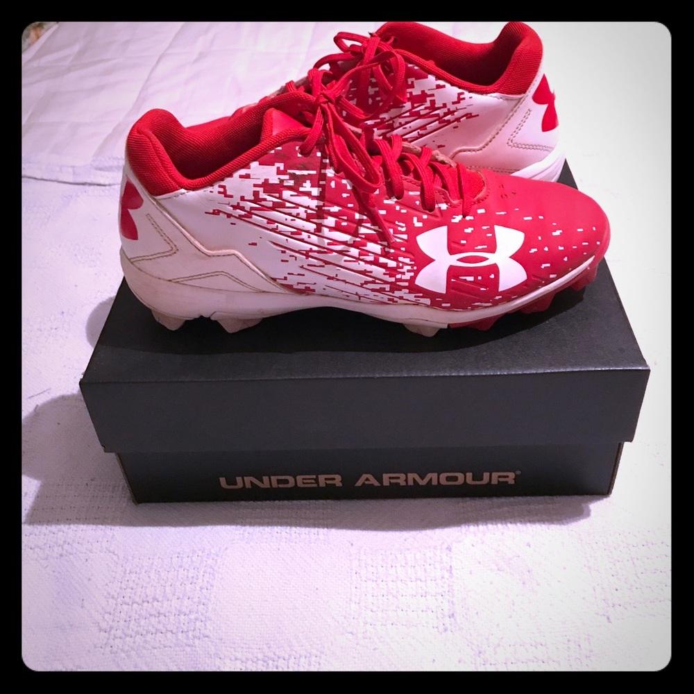 UNDER ARMOUR CLETES SIZE 6Y RED/WHITE - Picture 4 of 7