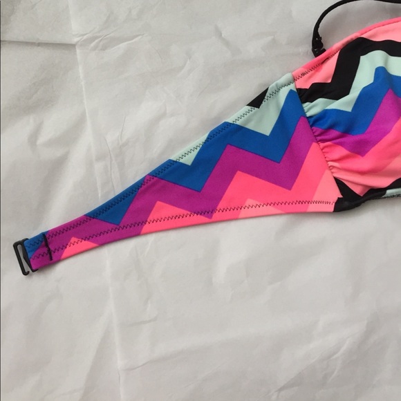 V.S. Pink Bikini Top! - Picture 3 of 6