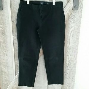 GAP Black Capri pants