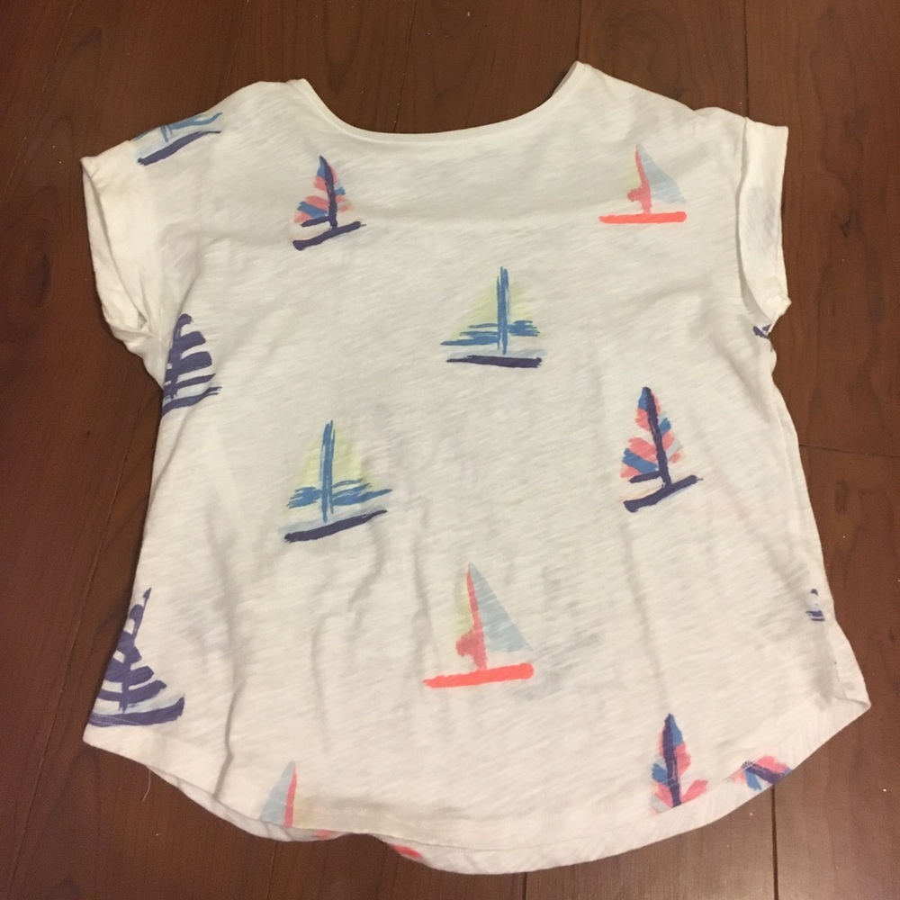 A brand new old navy t shirt
