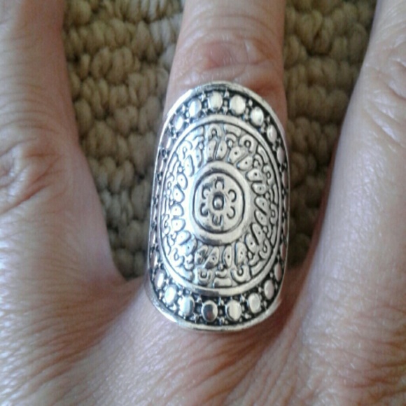 Elegant Totem
BOHO Rings set of 4 - Picture 3 of 8