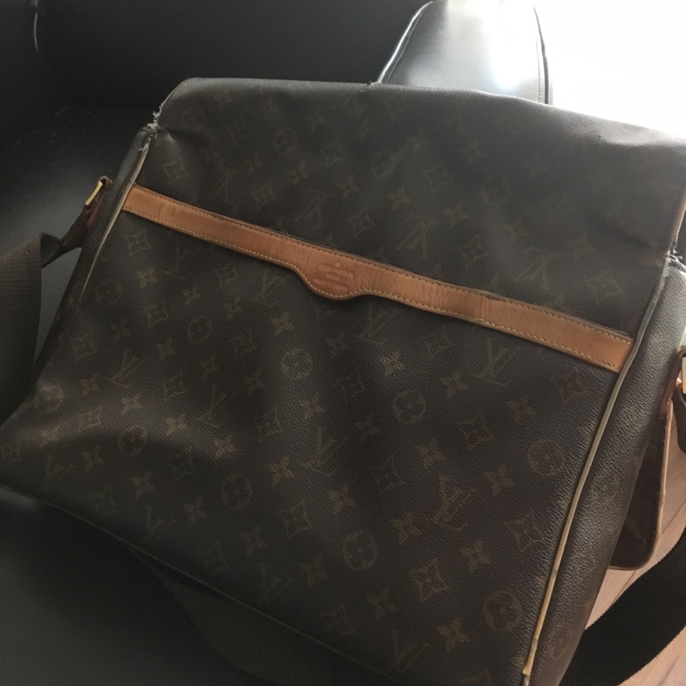 Vintage ( 1994) Louis Vuitton Messenger  Bag . - Picture 2 of 5