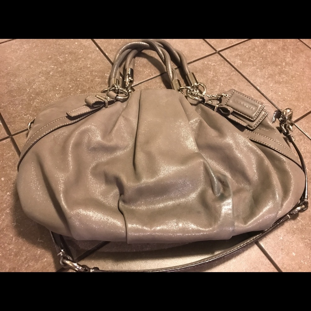 Coach handbag in silver/grey