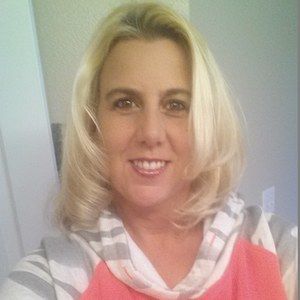 Meet your Posher, April lorenzo