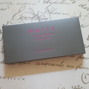 Mally Cosmstics • eyeshadow palette