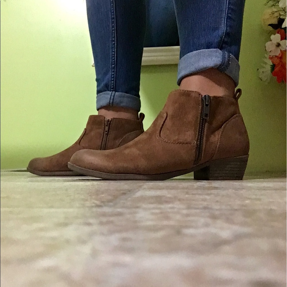 Buy Now!! On sale! Brown boots