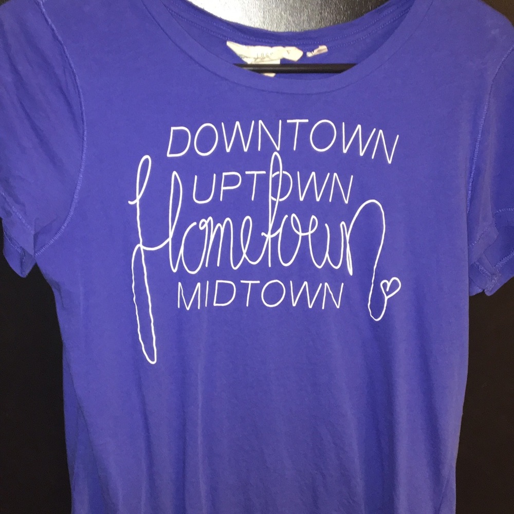 H&M tee 💙