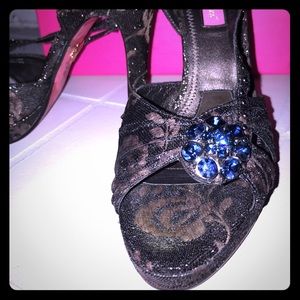 Betsey Johnson GLAM peep toe sling back pumps