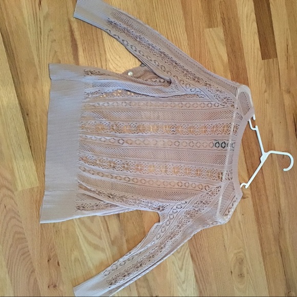 Gorgeous nwot lace sweater - Picture 3 of 3