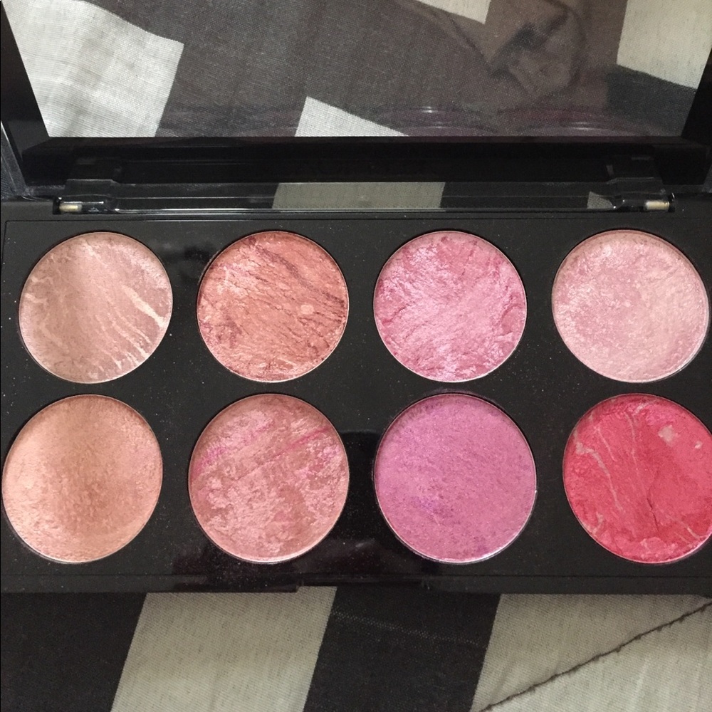 Makeup revolution blush palette