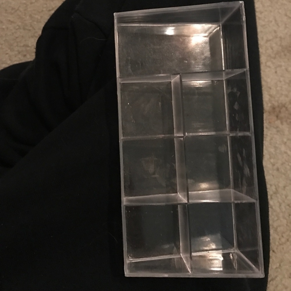 Acrylic lipstick holder