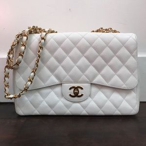 Chanel classic quilted bag