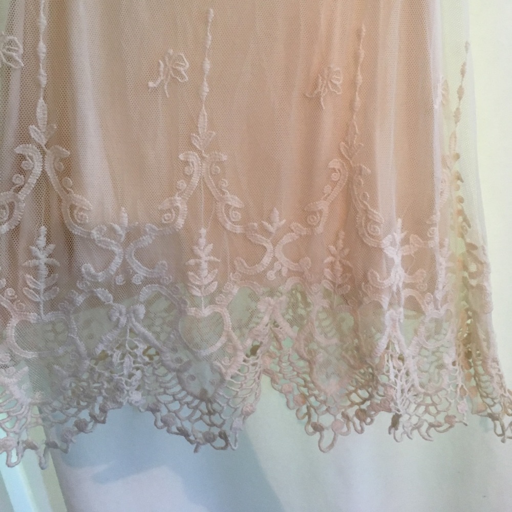 Urban Outfitters Cream Lace Tank - Picture 2 of 4