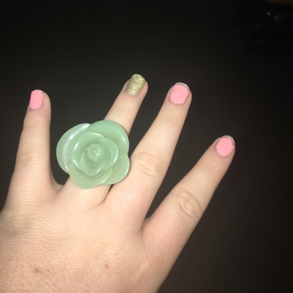 flower ring - Picture 3 of 4