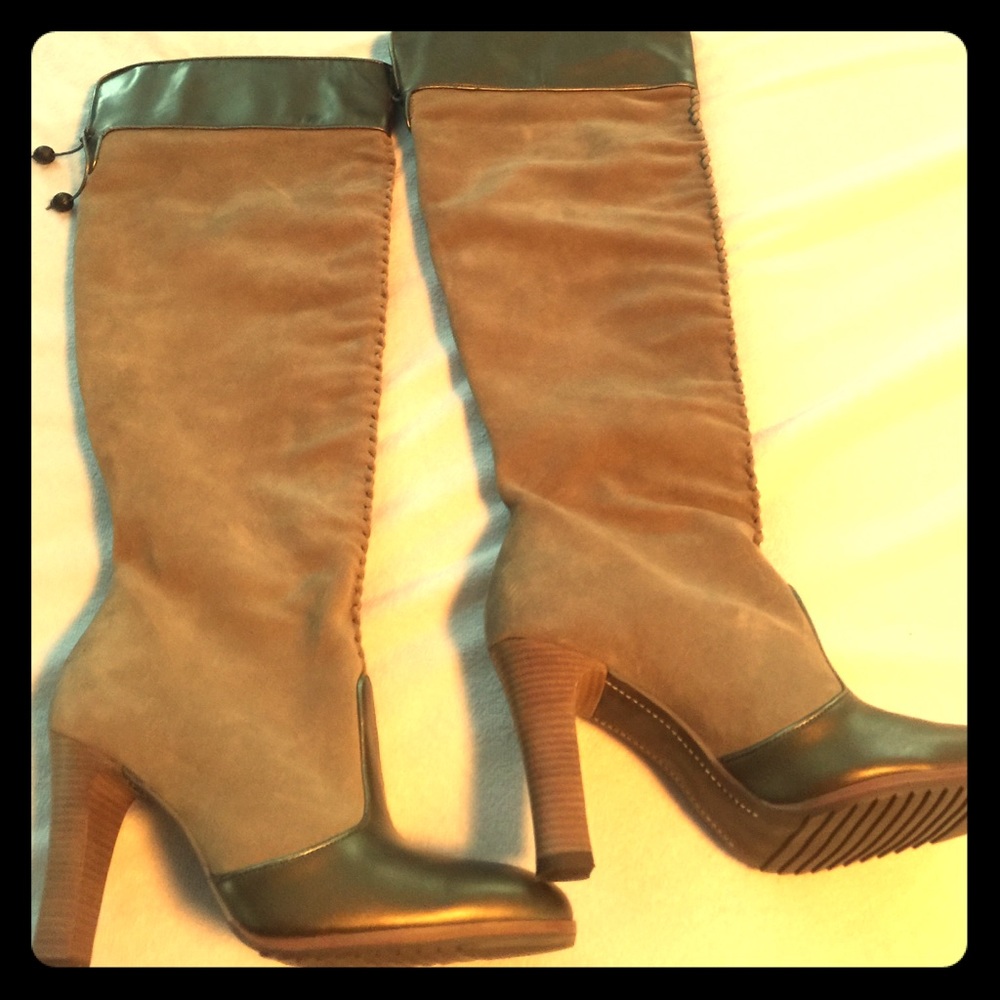 Cole Haan boots in excellent condition