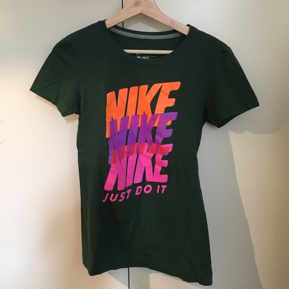 Slim fit Nike shirt