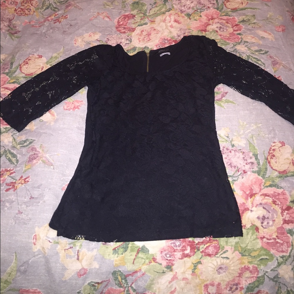 🖤 black shirt