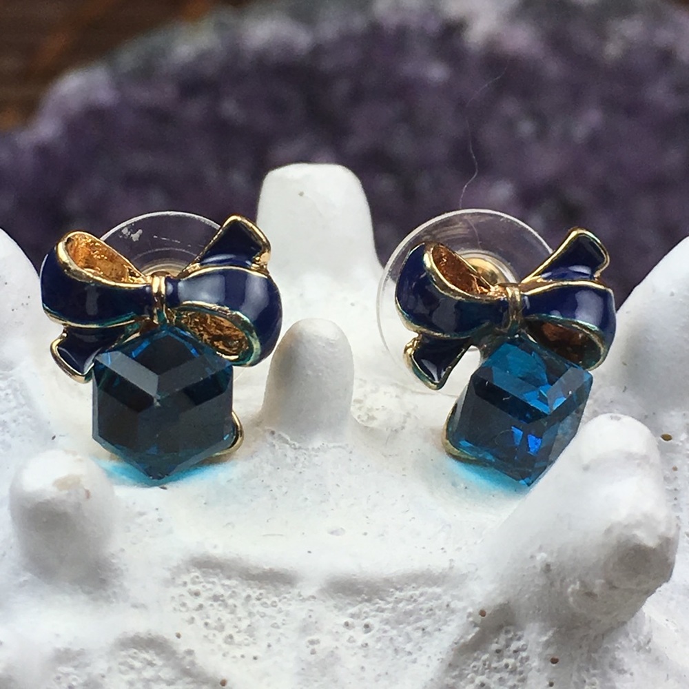 1-HOUR SALE Blue Ribbon Crystal Earrings - Picture 2 of 8