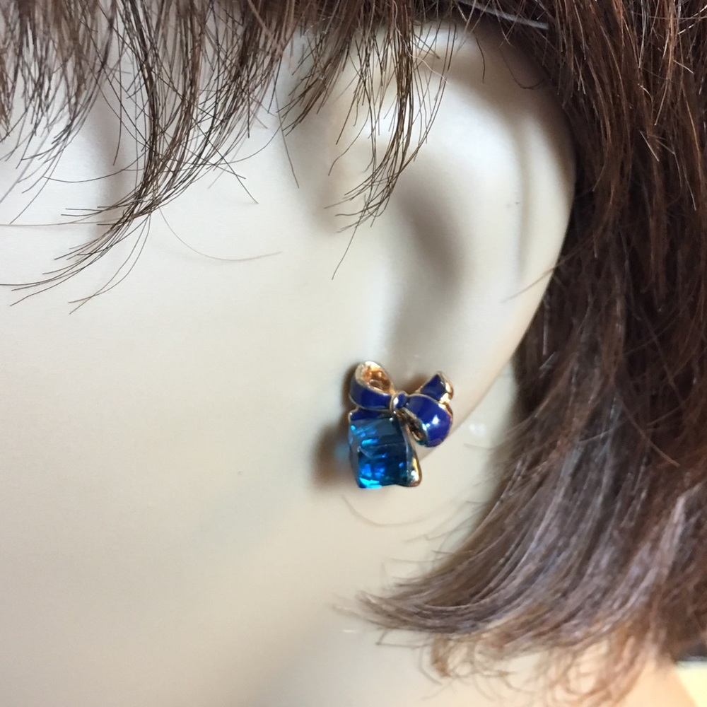 1-HOUR SALE Blue Ribbon Crystal Earrings - Picture 6 of 8