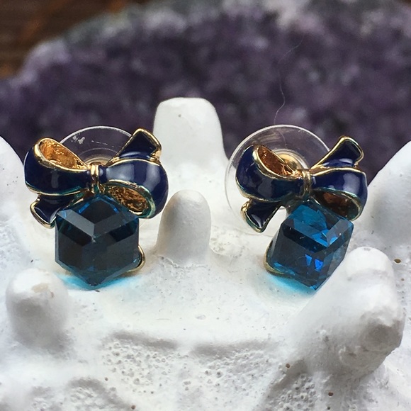 1-HOUR SALE Blue Ribbon Crystal Earrings - Picture 2 of 8