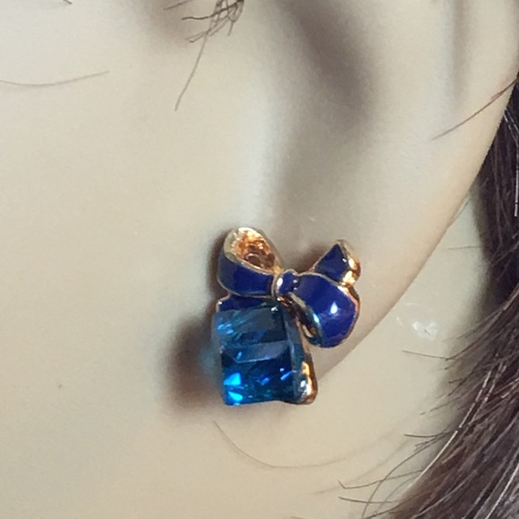 1-HOUR SALE Blue Ribbon Crystal Earrings - Picture 3 of 8
