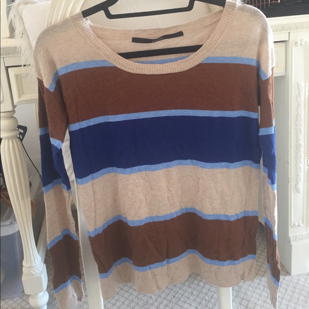 Long sleeve Kensie sweater