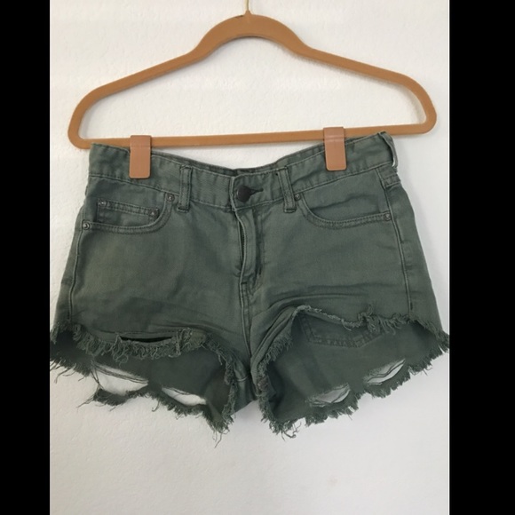 FREE PEOPLE SHORTS - Picture 1 of 2