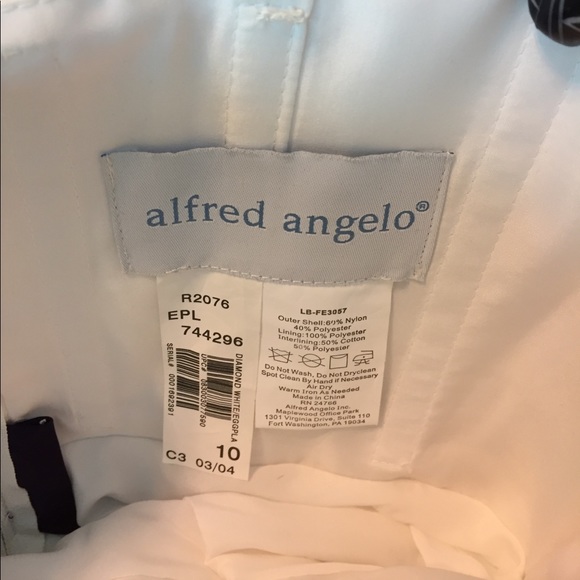 Alfred Angelo Never Worn Diamond White Dress - Picture 4 of 4