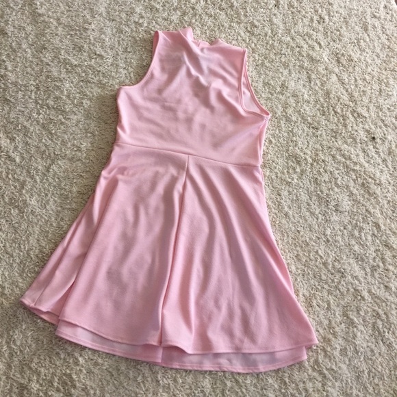 Beautiful Dress - Picture 4 of 8