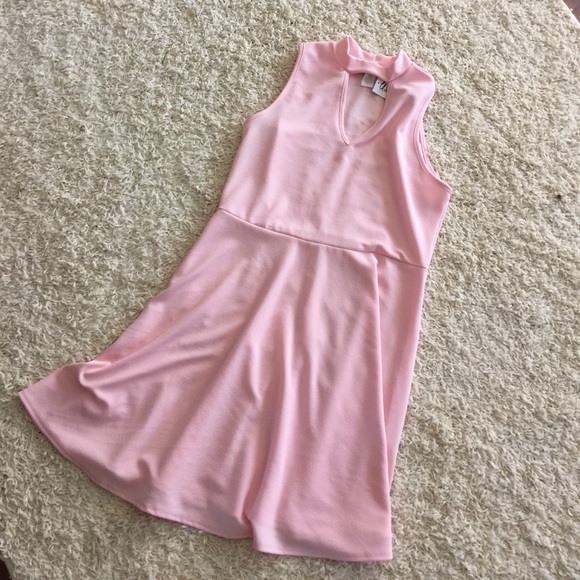 Beautiful Dress - Picture 5 of 8