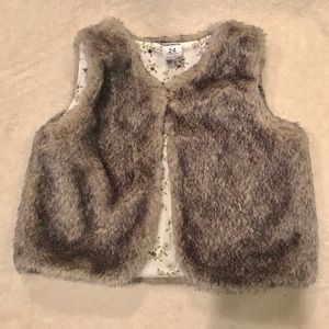 EUC Carters fur vest.