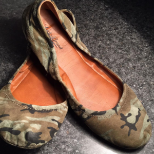 Lucky Brand camo flats - women's size 10 in EUC